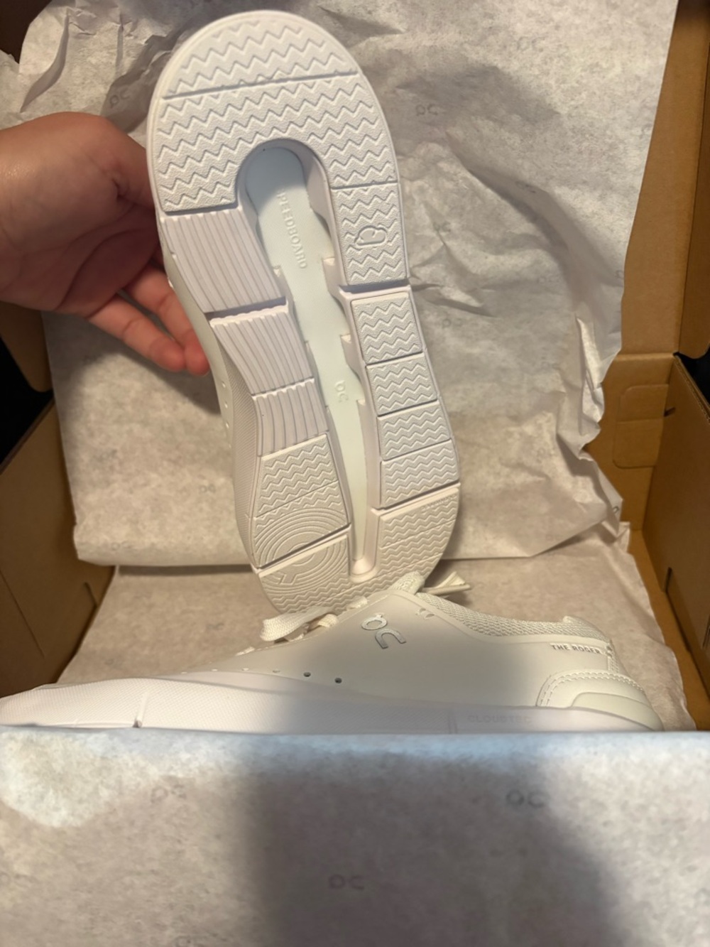 Brand new in box On Cloud THE ROGER Advantage size 8.5 women’s - Picture 5 of 10